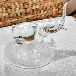 Glass/Crystal Elegant Elephant Figurine for a Beautiful touch of Decor